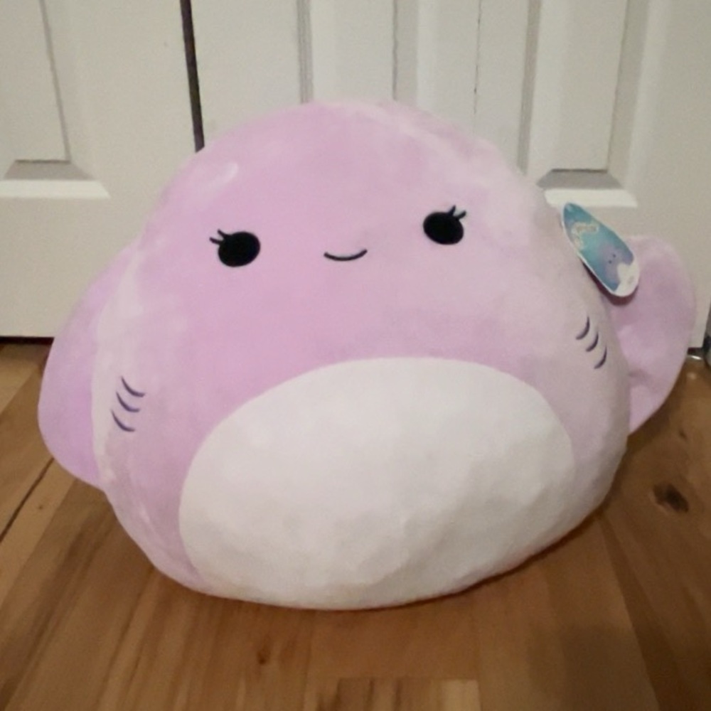 Azia The Stingray Squishmellow 16’inch New With Tag.